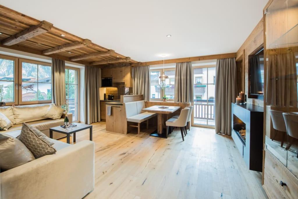 Pepi'S Suites - Lechtal Apartments Holzgau Kültér fotó